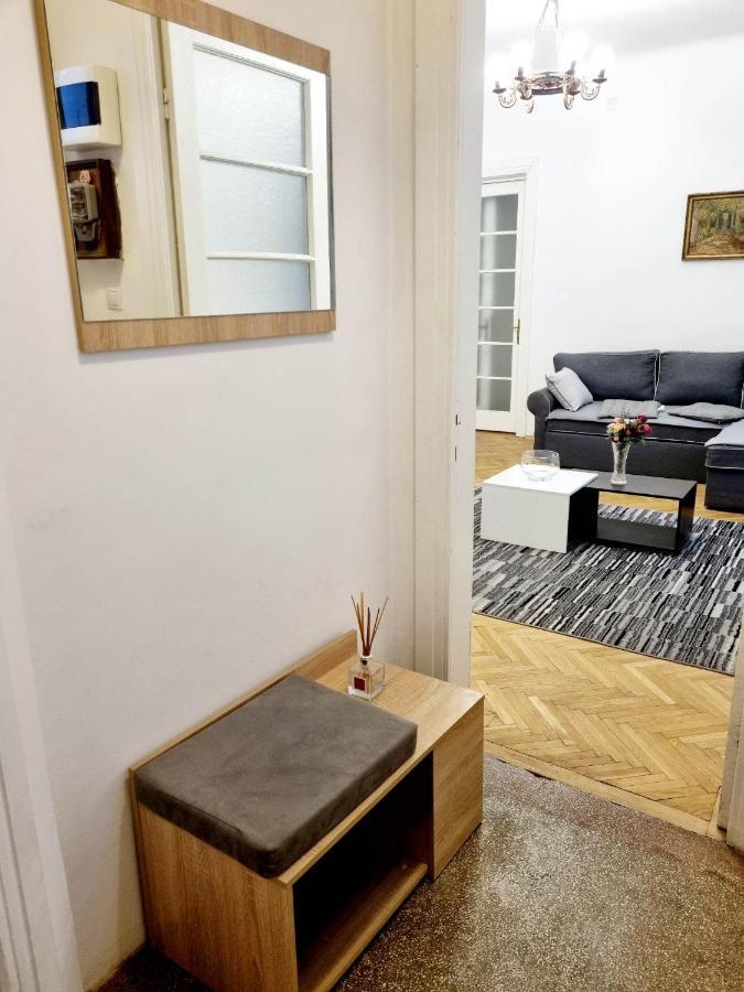 Cozy Apartment Near City Center Bucureşti Eksteriør bilde