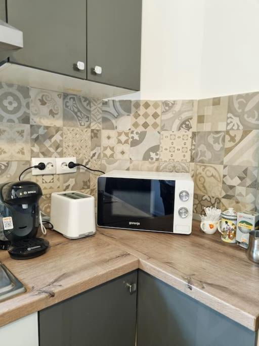 Cozy Apartment Near City Center Bucureşti Eksteriør bilde