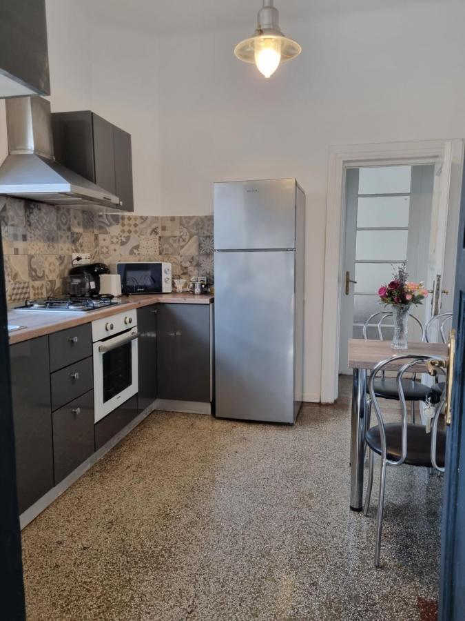Cozy Apartment Near City Center Bucureşti Eksteriør bilde