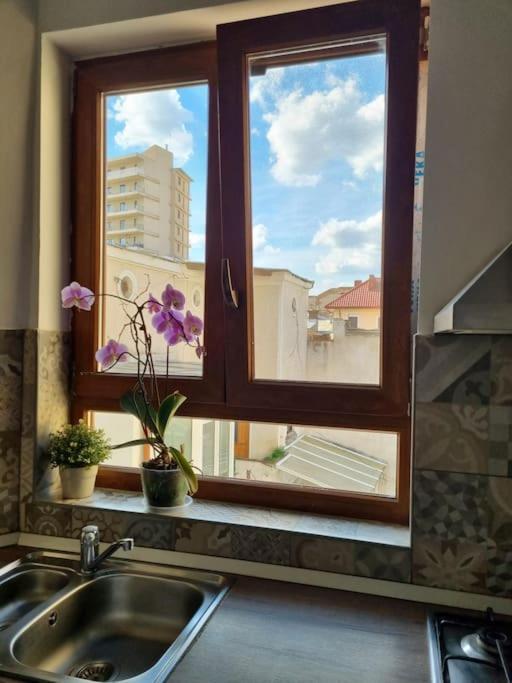 Cozy Apartment Near City Center Bucureşti Eksteriør bilde
