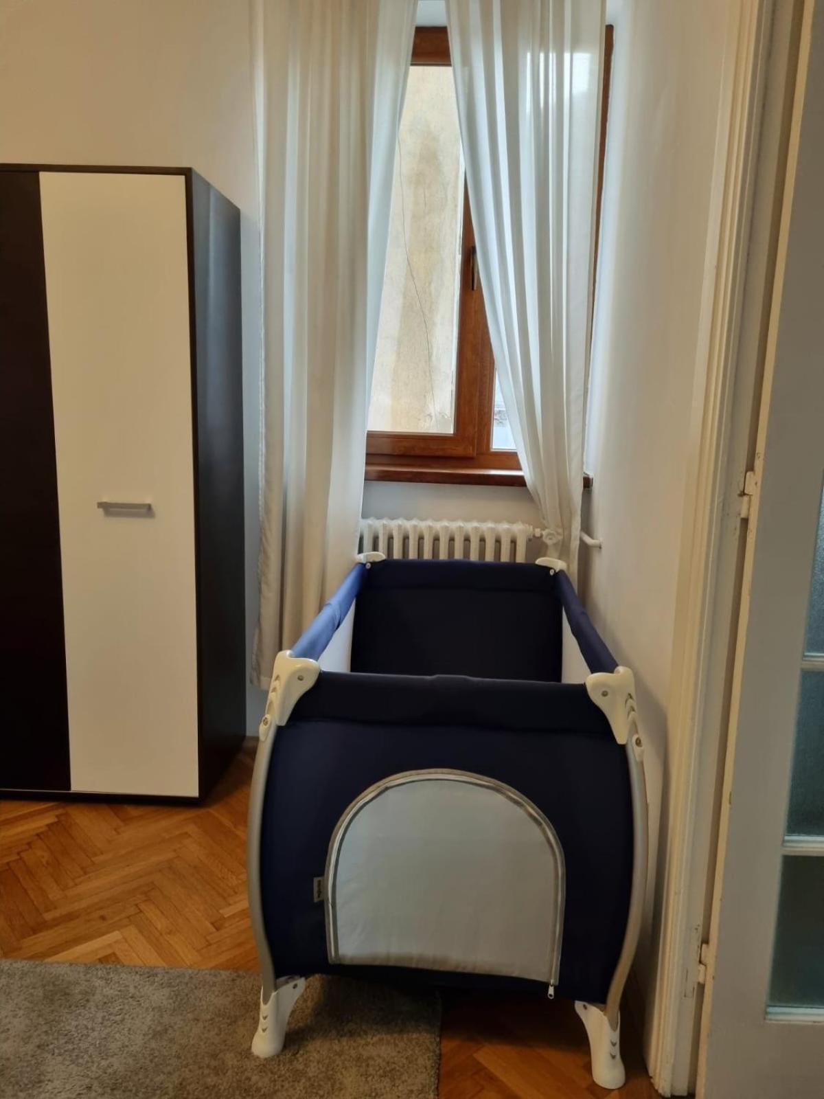Cozy Apartment Near City Center Bucureşti Eksteriør bilde