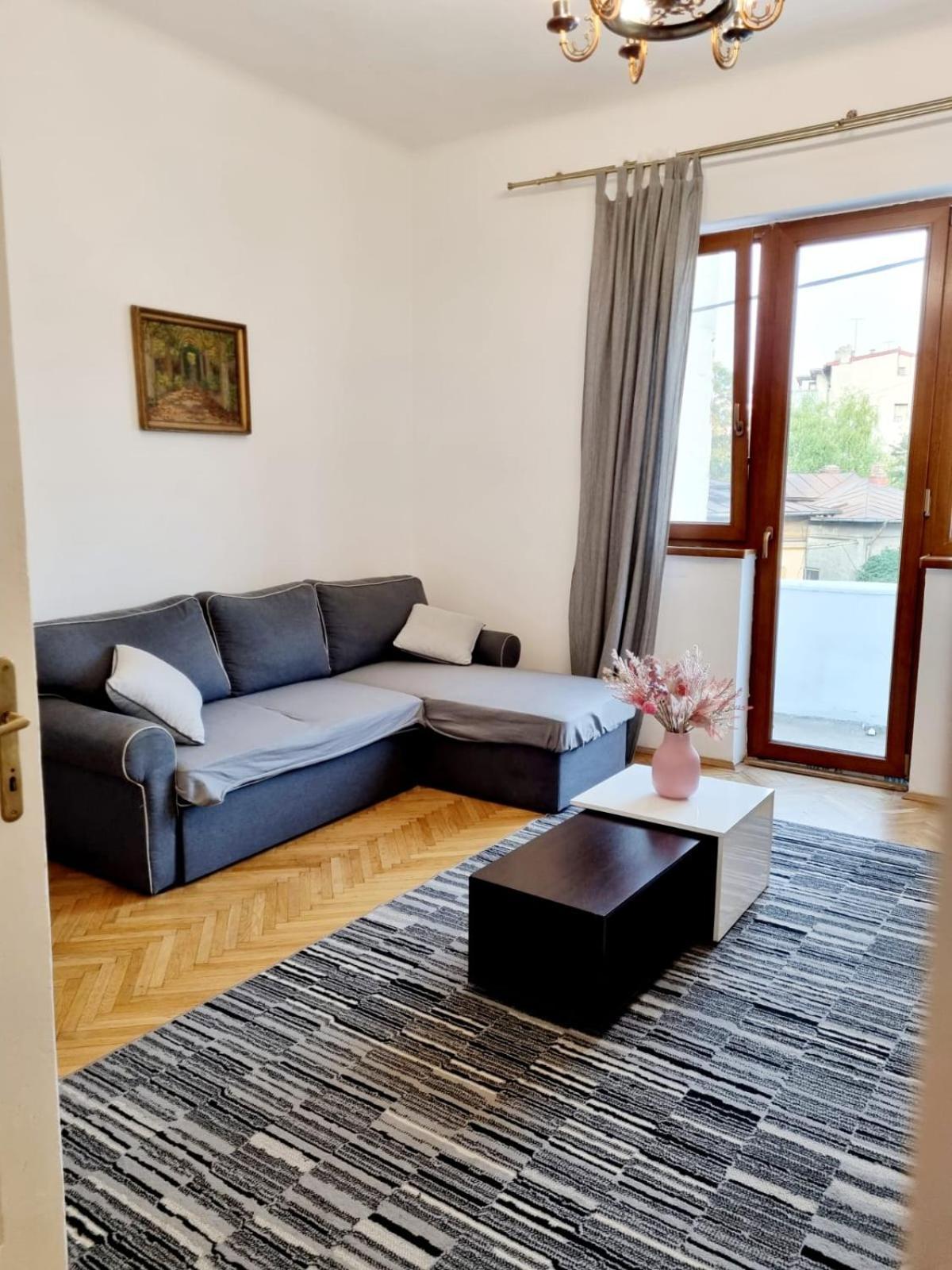 Cozy Apartment Near City Center Bucureşti Eksteriør bilde