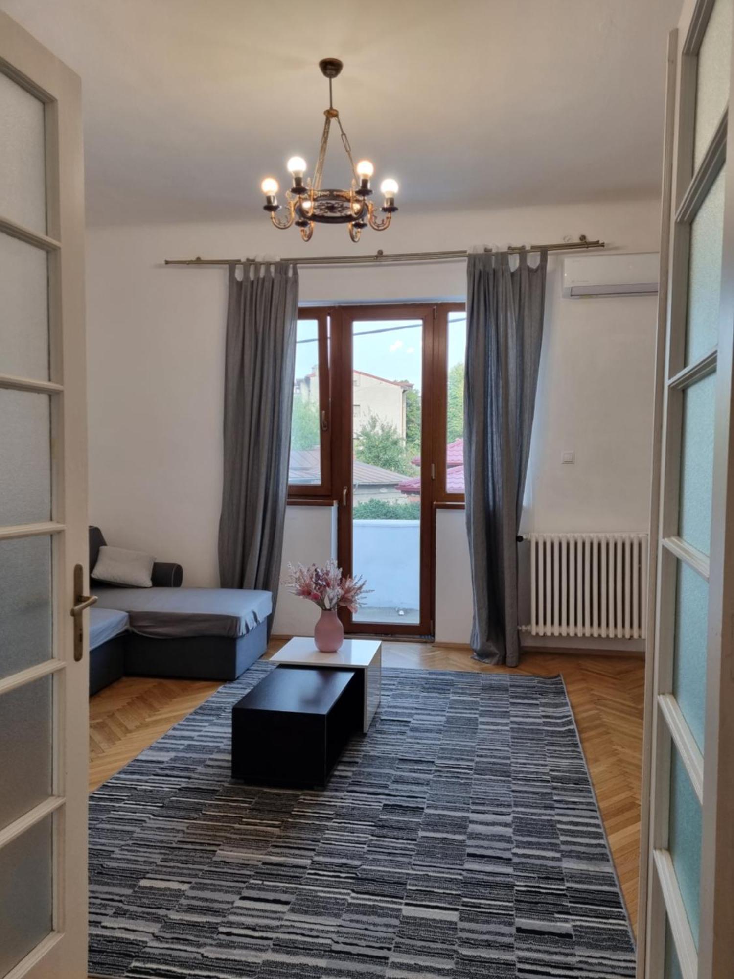 Cozy Apartment Near City Center Bucureşti Eksteriør bilde