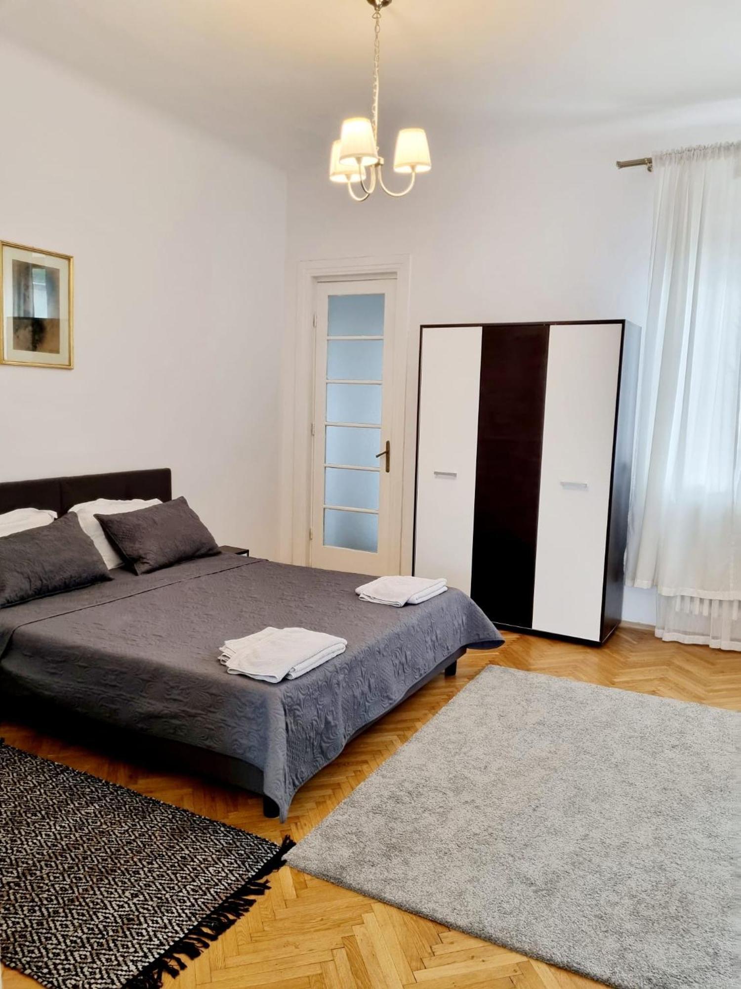 Cozy Apartment Near City Center Bucureşti Eksteriør bilde